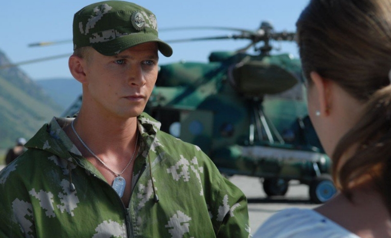 Актер Роман Курцын в военной форме